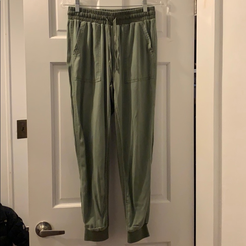 SPLENDID Cotton Army Jogger Pant in Army Green